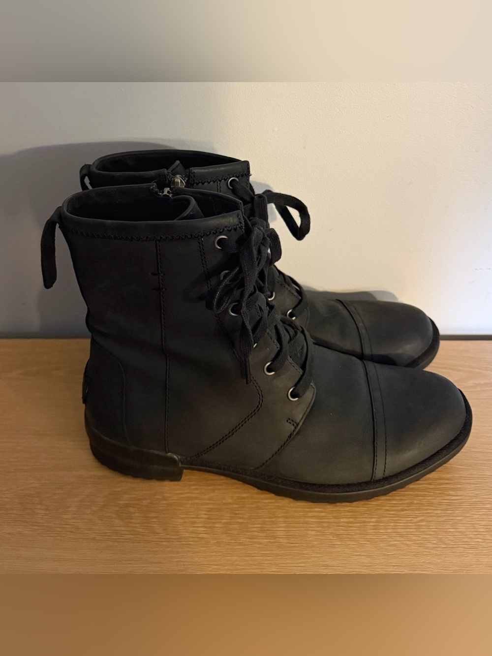 UGG Women's Ashbury Waterproof Leather Boot - Size 10